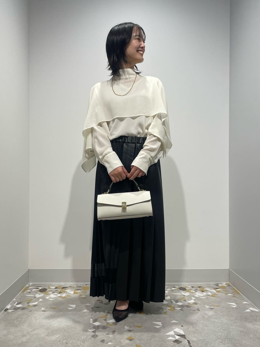 LASUDのスクエアワンハンドルバッグ(White/Black)を使ったコーディネートを紹介します。｜Rakuten Fashion(楽天ファッション／旧楽天ブランドアベニュー)3587713
