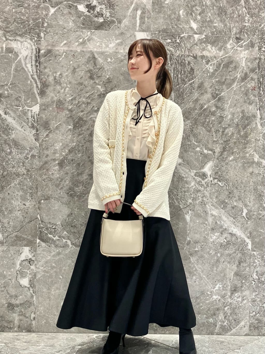 allurevilleの【LOULOU WILLOUGHBY】チェーントリムクルーカーディガン  