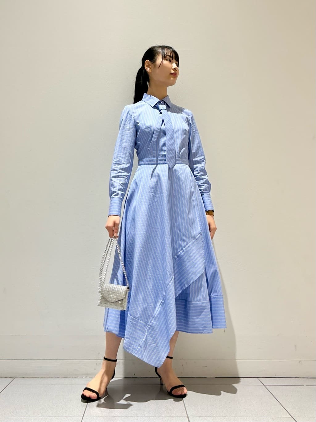 allurevilleのストライプアシメフレアシャツワンピースを使った  