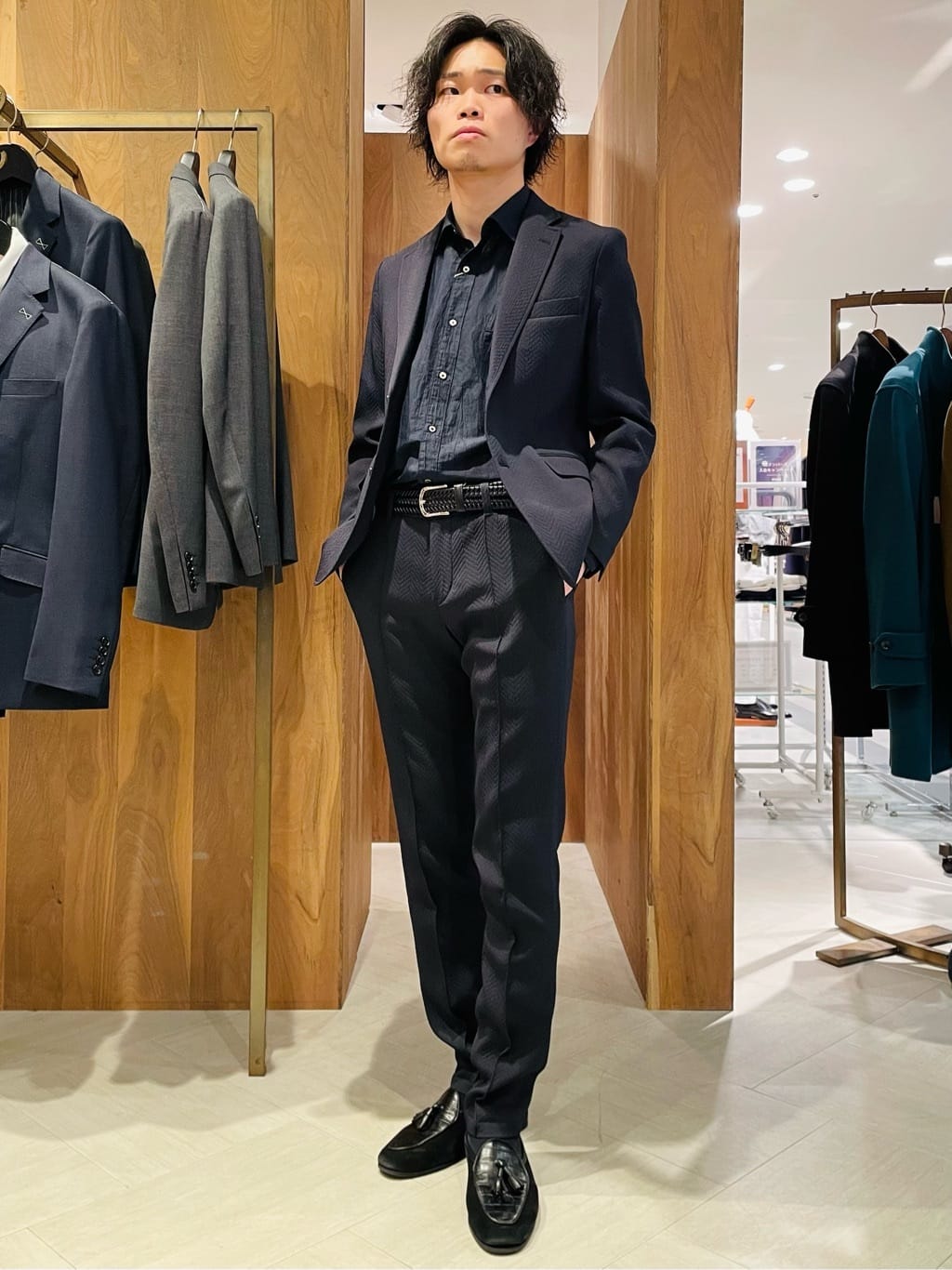 MEN'S BIGIのヘリンボーンストレッチジャケットを使ったコーディネートを紹介します。｜Rakuten Fashion(楽天ファッション／旧楽天ブランドアベニュー)3599422