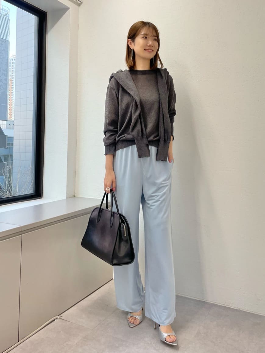 Whim Gazetteのペーパーヤーンカーディガンを使ったコーディネート 