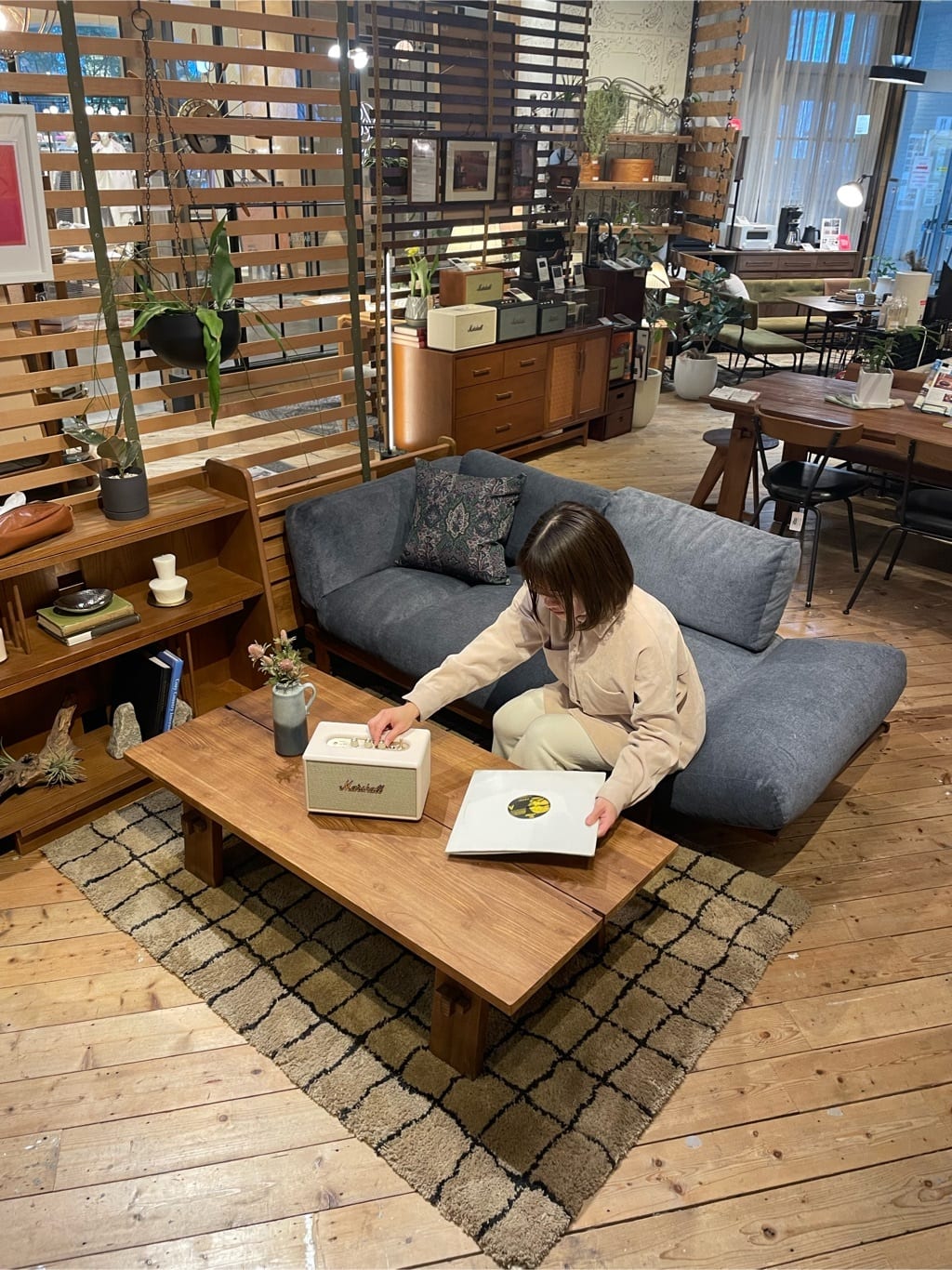 journal standard Furnitureの★【Marshall/マーシャル】Acton 3 Bluetooth Cream スピーカーを使ったコーディネートを紹介します。｜Rakuten Fashion(楽天ファッション／旧楽天ブランドアベニュー)3608283