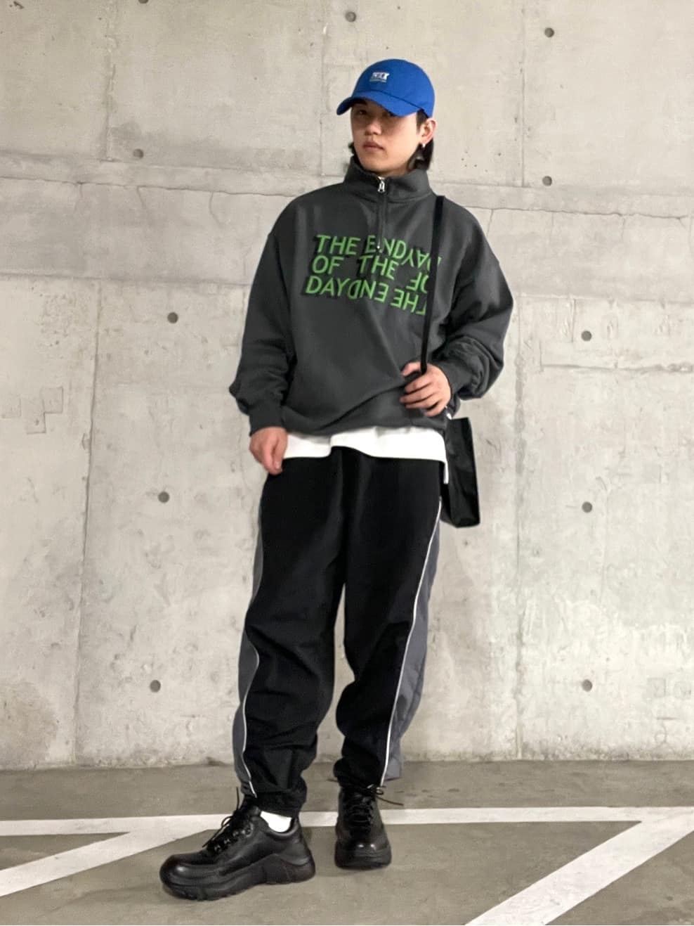 tk.TAKEO KIKUCHIのフロントポケットミニショルダーバッグを使ったコーディネートを紹介します。｜Rakuten Fashion(楽天ファッション／旧楽天ブランドアベニュー)3609682