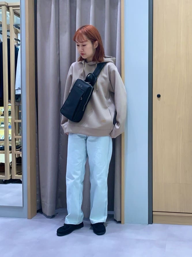TAKEO KIKUCHIのヘリンボン ワンショルダーバッグを使ったコーディネートを紹介します。｜Rakuten Fashion(楽天ファッション／旧楽天ブランドアベニュー)3611951