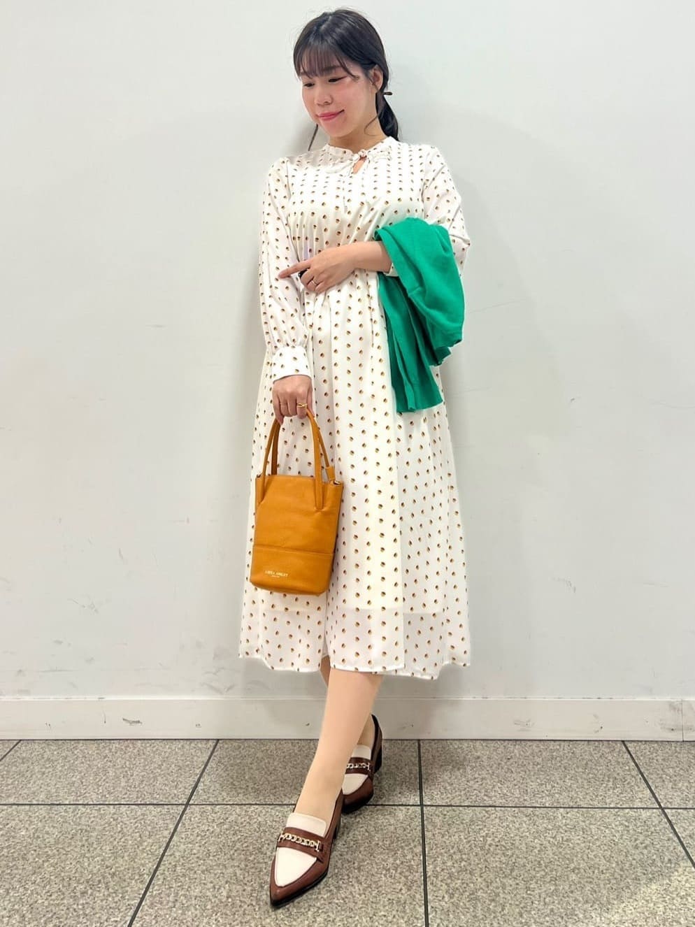 LAURA ASHLEYの【マシンウォッシャブル可/コットン混/同素材アイテムあり】カーディガンを使ったコーディネートを紹介します。｜Rakuten Fashion(楽天ファッション／旧楽天ブランドアベニュー)3612757