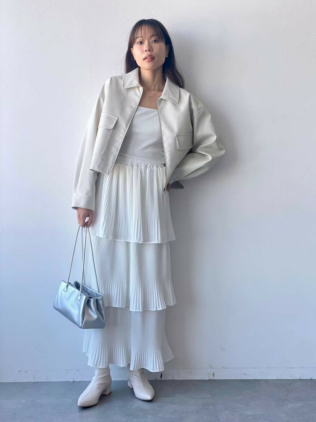 LAKOLEのケシプリーツティアードスカートを使ったコーディネートを紹介します。｜Rakuten Fashion(楽天ファッション／旧楽天ブランドアベニュー)3619398