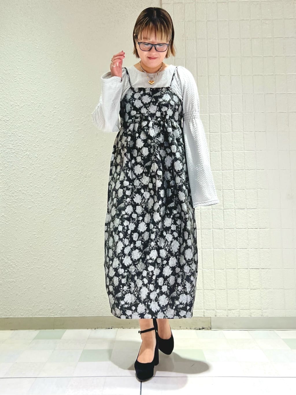 ESPERANZAのチャンキーヒールストラップパンプス 結婚式二次会 パーティー 24SSを使ったコーディネートを紹介します。｜Rakuten Fashion(楽天ファッション／旧楽天ブランドアベニュー)3623320