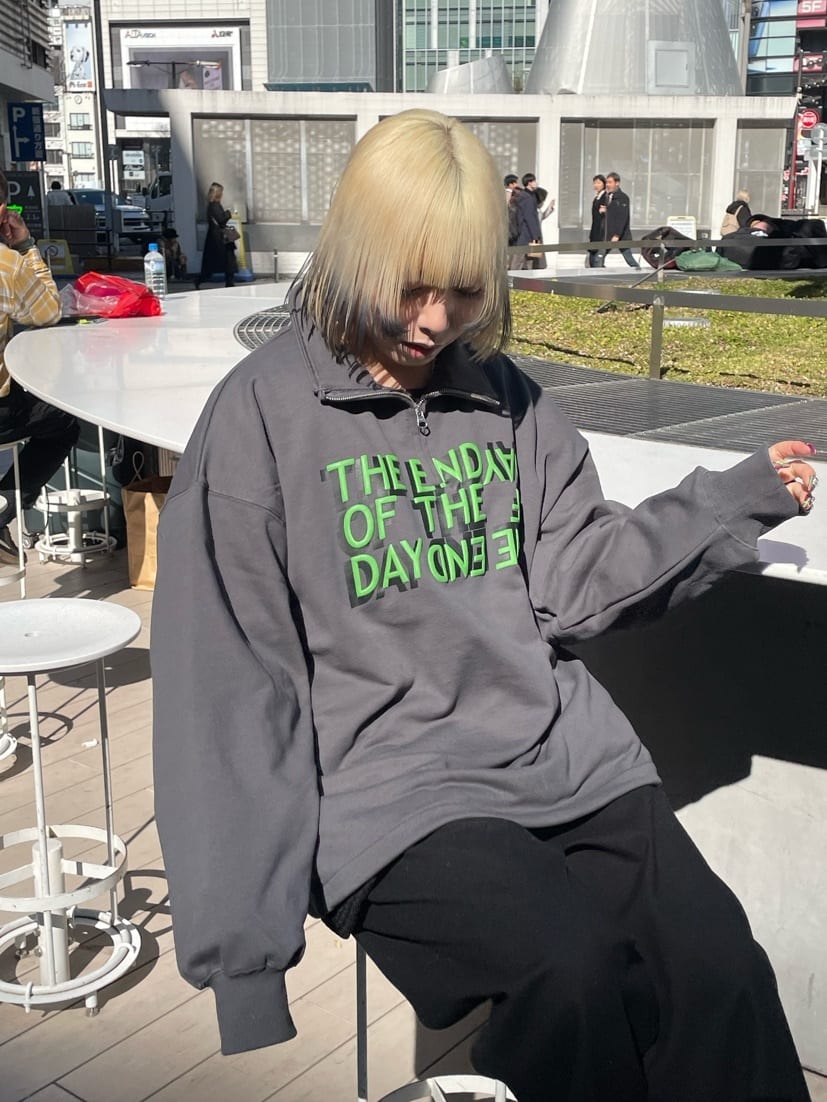 tk.TAKEO KIKUCHIのレタードスタンドハーフジップスウェットを使ったコーディネートを紹介します。｜Rakuten Fashion(楽天ファッション／旧楽天ブランドアベニュー)3635644