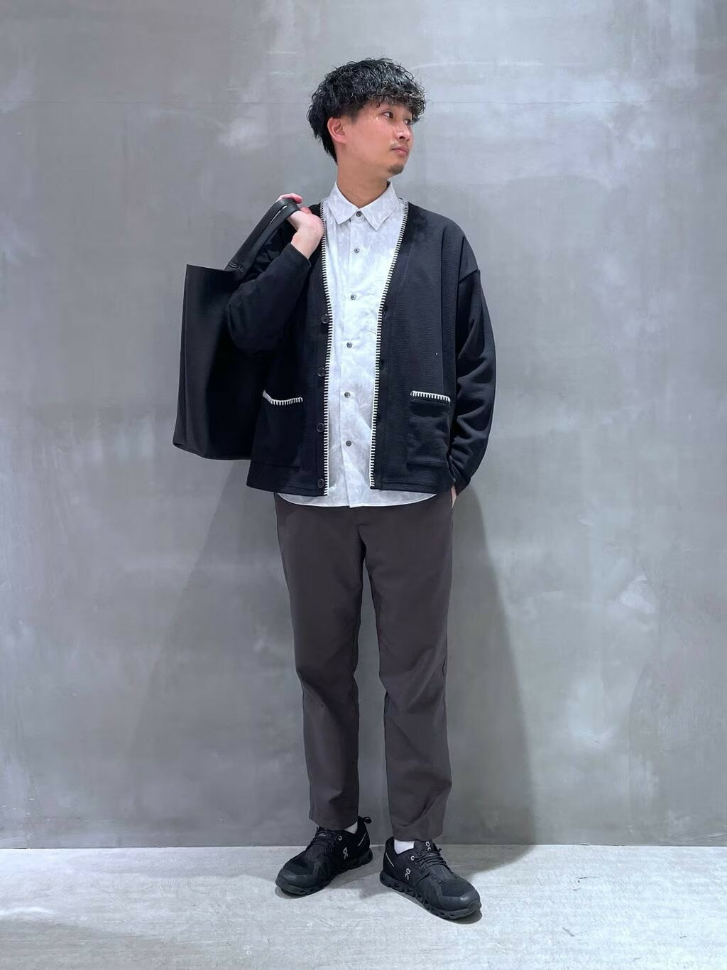 LAKOLEの縦長2スタイルトートを使ったコーディネートを紹介します。｜Rakuten Fashion(楽天ファッション／旧楽天ブランドアベニュー)3640051