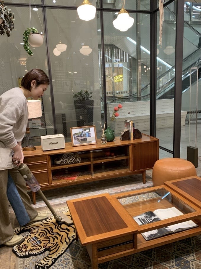 journal standard FurnitureのGLENOAKS RUG 200x200 グレンオークスラグを使ったコーディネートを紹介します。｜Rakuten Fashion(楽天ファッション／旧楽天ブランドアベニュー)3641306