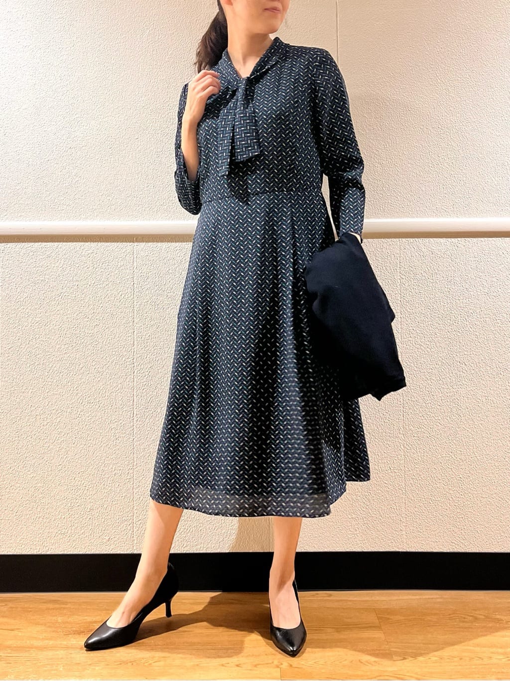 NEWYORKERのシェブロンプリント ボウタイフレアワンピースを使ったコーディネートを紹介します。｜Rakuten Fashion(楽天ファッション／旧楽天ブランドアベニュー)3641605