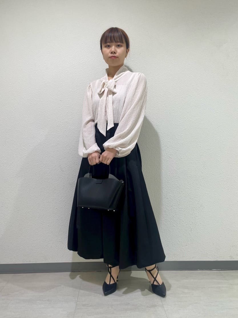 Vinのサイドタック2WAYハンドバックを使ったコーディネートを紹介します。｜Rakuten Fashion(楽天ファッション／旧楽天ブランドアベニュー)3646462