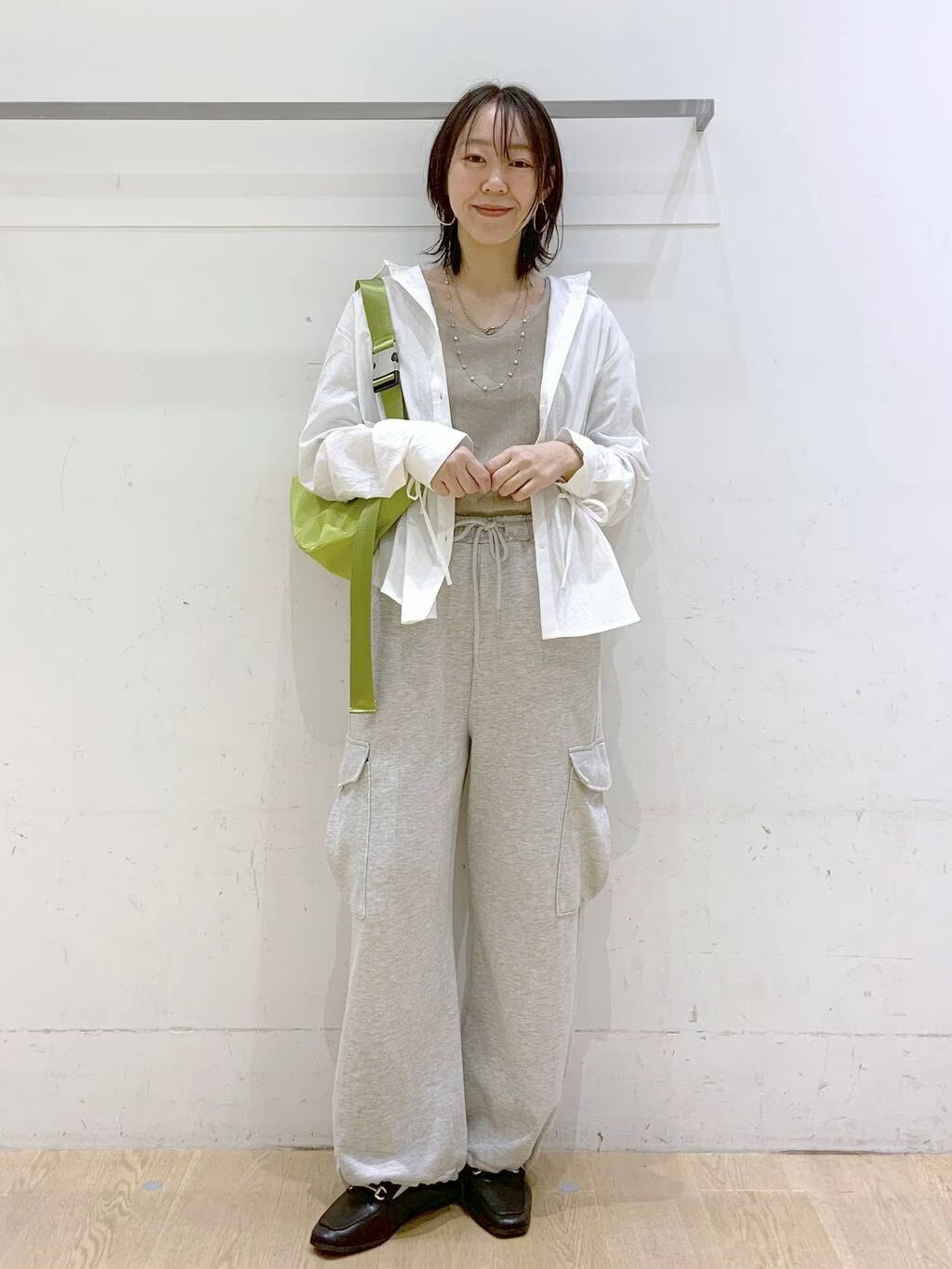 LAKOLEのミニハーフムーンショルダーを使ったコーディネートを紹介します。｜Rakuten Fashion(楽天ファッション／旧楽天ブランドアベニュー)3675078