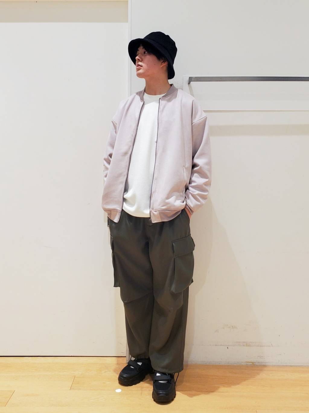 LAKOLEのベルトスニーカー[MENS]を使ったコーディネートを紹介します。｜Rakuten Fashion(楽天ファッション／旧楽天ブランドアベニュー)3675433