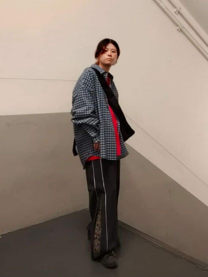 tk.TAKEO KIKUCHIのビッグショルダーバッグを使ったコーディネートを紹介します。｜Rakuten Fashion(楽天ファッション／旧楽天ブランドアベニュー)3693521