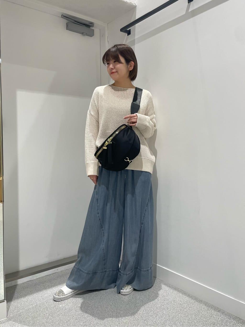 Vinのメタルファスナーショルダーバッグを使ったコーディネートを紹介します。｜Rakuten Fashion(楽天ファッション／旧楽天ブランドアベニュー)3695315