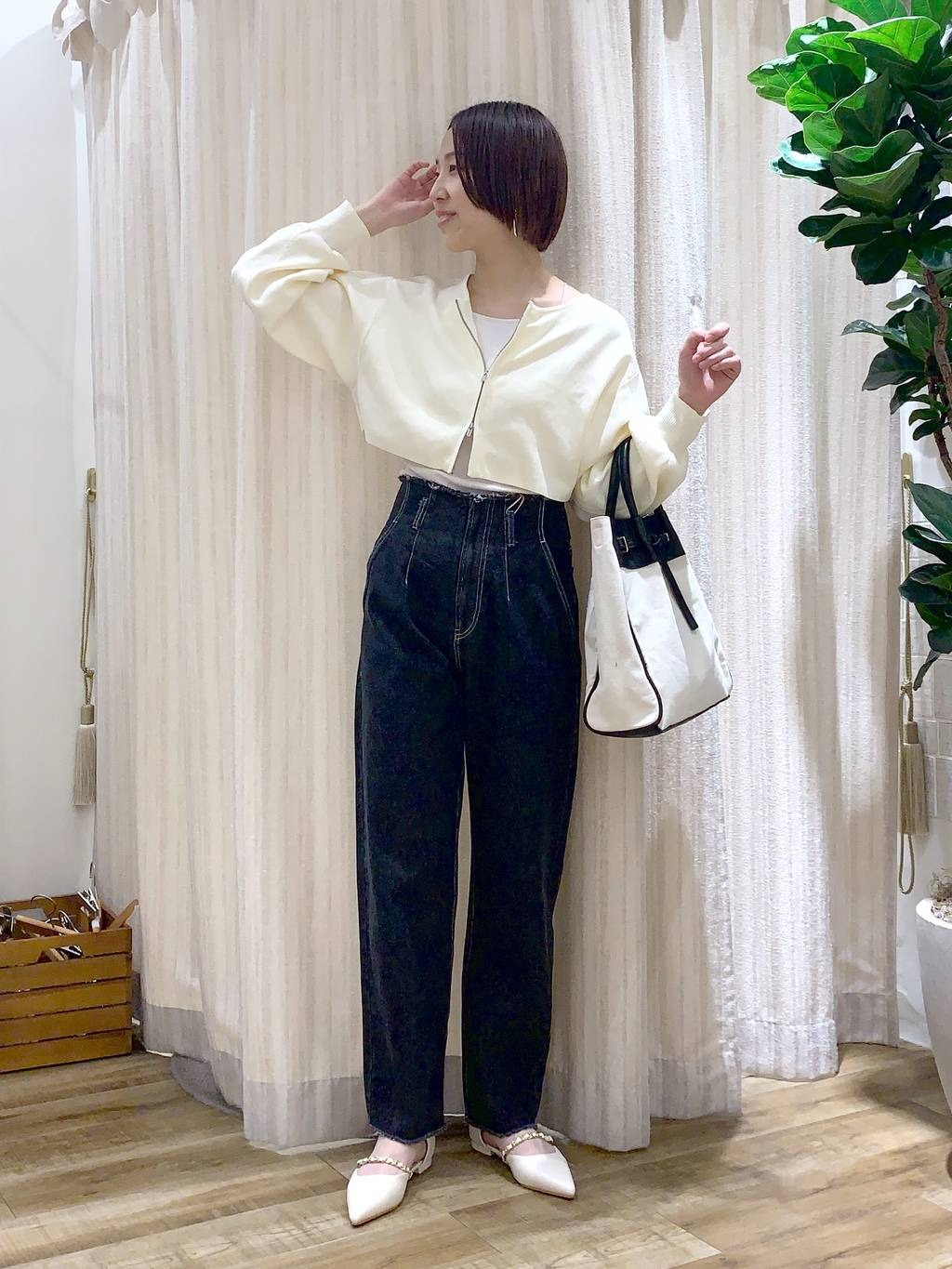 mysty womanのレザー×キャンバスBAGを使ったコーディネートを紹介します。｜Rakuten Fashion(楽天ファッション／旧楽天ブランドアベニュー)3709181