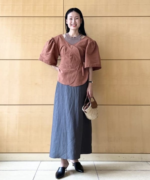 BEAMS OUTLETのDemi-Luxe BEAMS / リネン Aラインスカートを使ったコーディネートを紹介します。｜Rakuten Fashion(楽天ファッション／旧楽天ブランドアベニュー)3710436