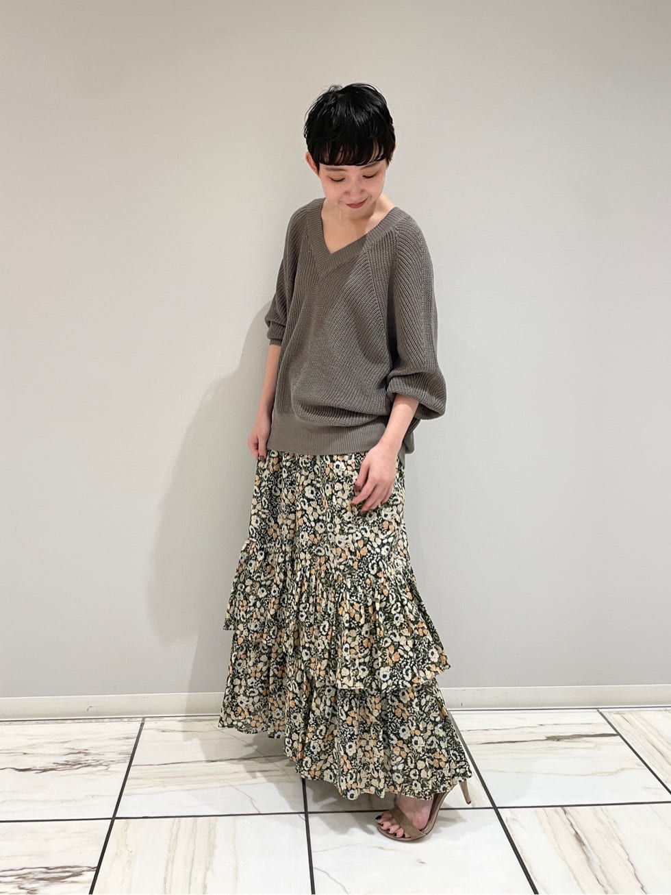 1er Arrondissementのリネン畦デザインVネックプルオーバーを使ったコーディネートを紹介します。｜Rakuten Fashion(楽天ファッション／旧楽天ブランドアベニュー)3726751