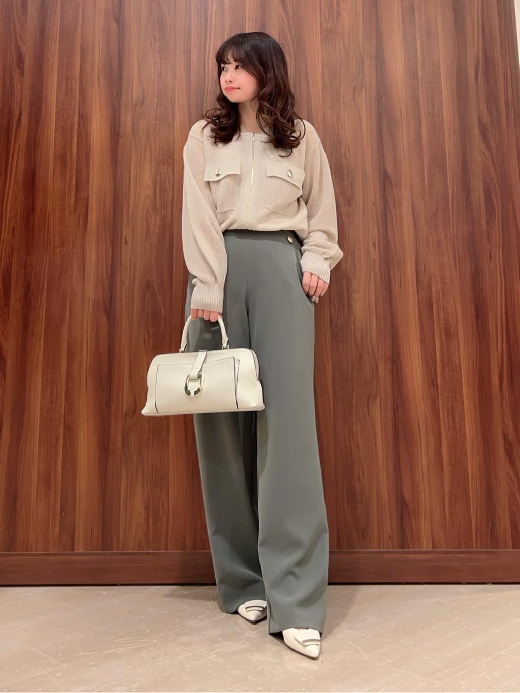 VinのWポケット透かし編みニットジップカーディガンを使ったコーディネートを紹介します。｜Rakuten Fashion(楽天ファッション／旧楽天ブランドアベニュー)3731799