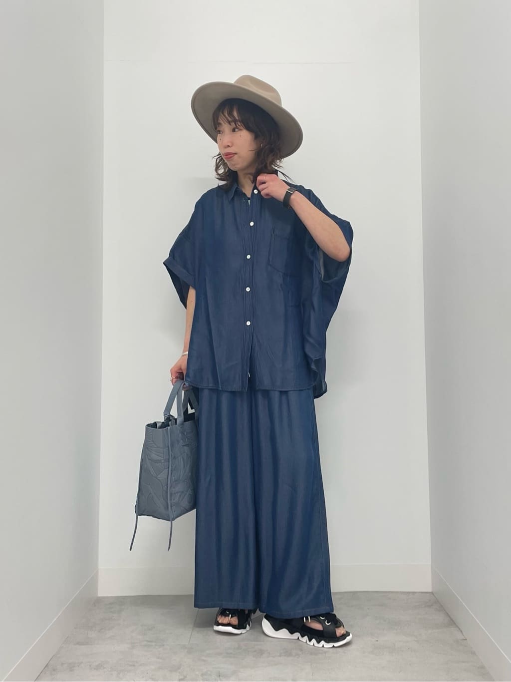 Vinのコーディネートを紹介します。｜Rakuten Fashion(楽天ファッション／旧楽天ブランドアベニュー)3735554