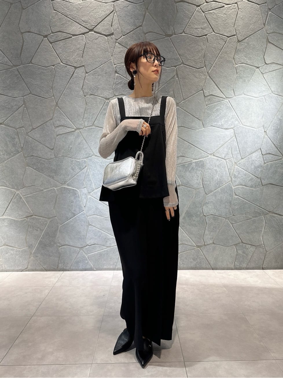 Vinのクルーネックラメシアートップスを使ったコーディネートを紹介します。｜Rakuten Fashion(楽天ファッション／旧楽天ブランドアベニュー)3742248