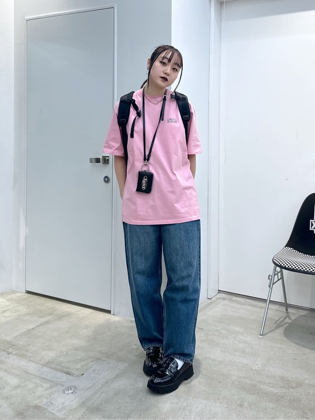X-girlのFACE WIDE TAPERED PANTS パンツ X-girlを使ったコーディネートを紹介します。｜Rakuten Fashion(楽天ファッション／旧楽天ブランドアベニュー)3743771