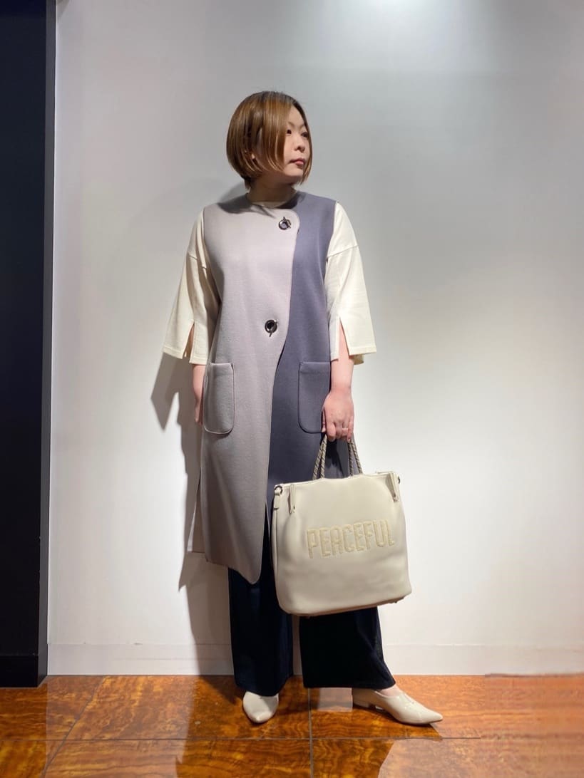 LASUDのボンディングバイカラーロングジレを使ったコーディネートを紹介します。｜Rakuten Fashion(楽天ファッション／旧楽天ブランドアベニュー)3749952