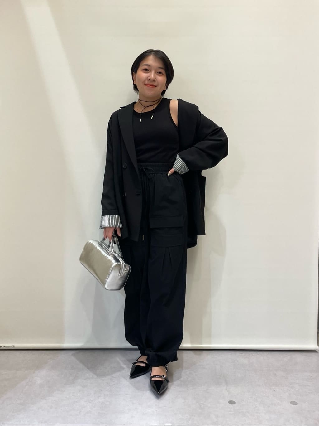 Vinのフロントポケットカーゴジョグパンツを使ったコーディネートを紹介します。｜Rakuten Fashion(楽天ファッション／旧楽天ブランドアベニュー)3750645