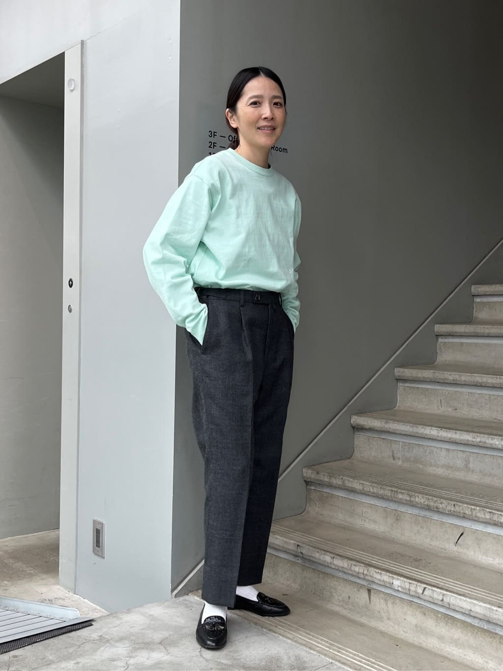 TAKEO KIKUCHIの【Made in JAPAN】シェットランドウール パンツを使ったコーディネートを紹介します。｜Rakuten Fashion(楽天ファッション／旧楽天ブランドアベニュー)3752739
