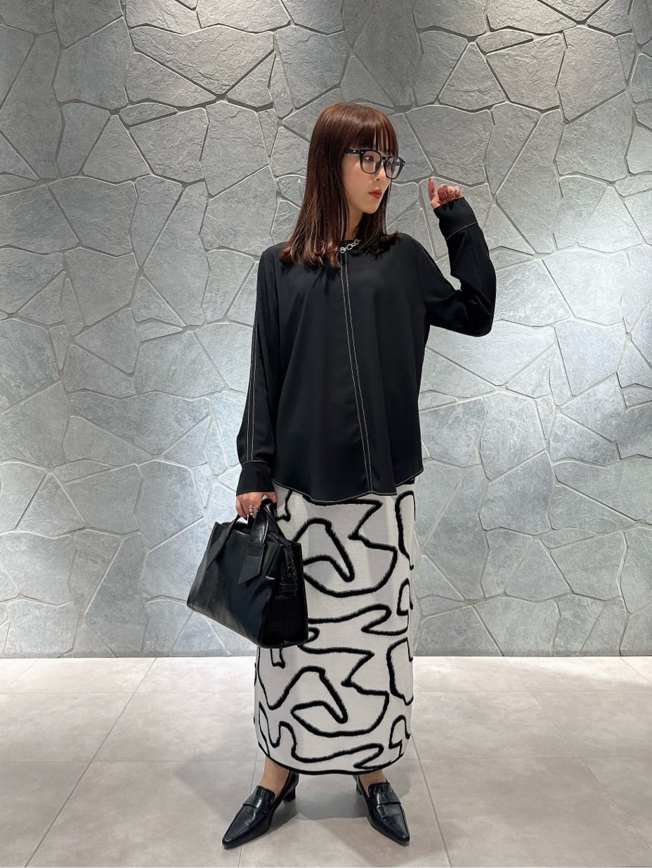 LASUDのウェーブ柄パイルタイトスカートを使ったコーディネートを紹介します。｜Rakuten Fashion(楽天ファッション／旧楽天ブランドアベニュー)3754630