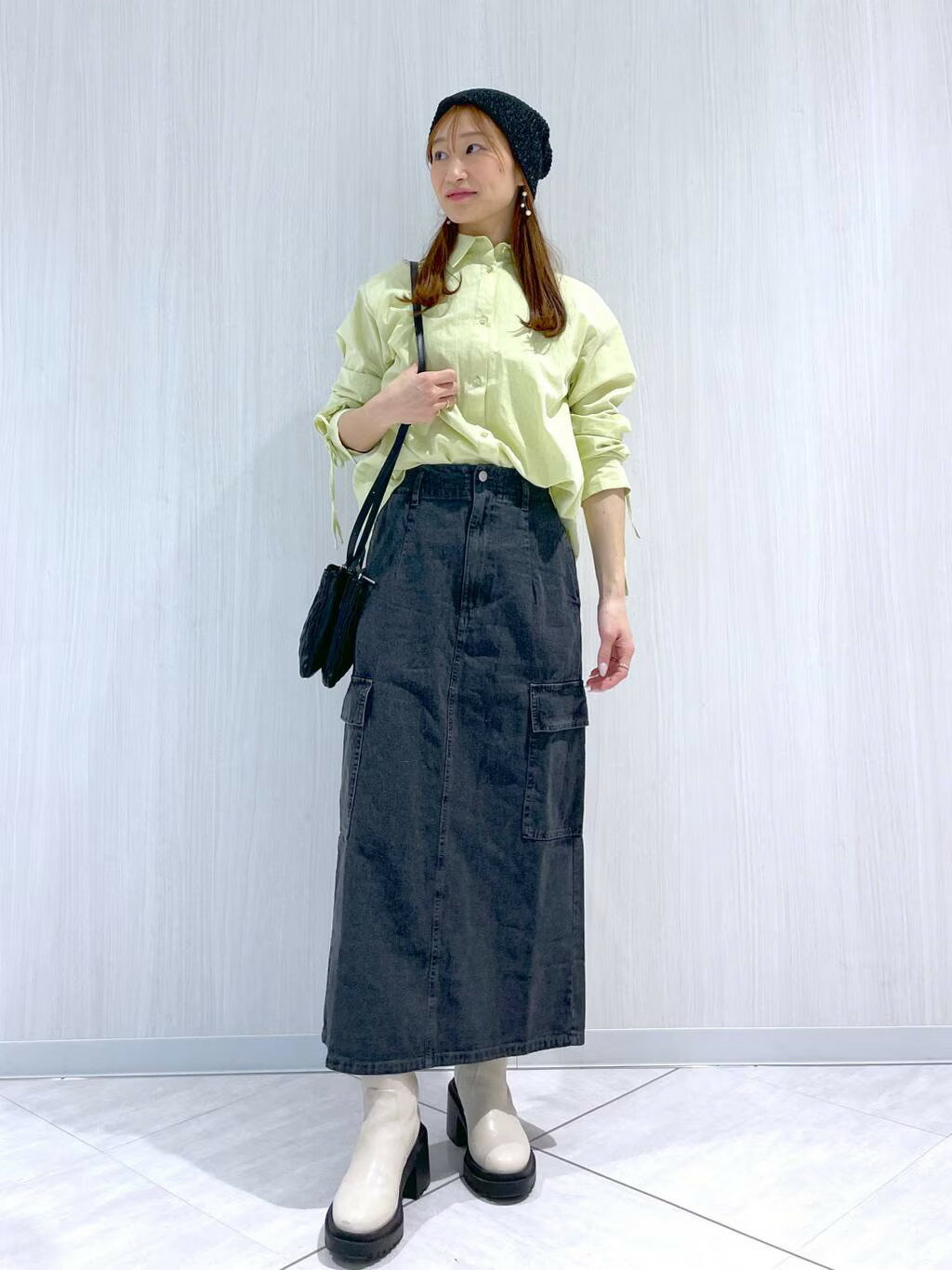 LAKOLEのランダムプリーツパデットショルダーバッグを使ったコーディネートを紹介します。｜Rakuten Fashion(楽天ファッション／旧楽天ブランドアベニュー)3757054