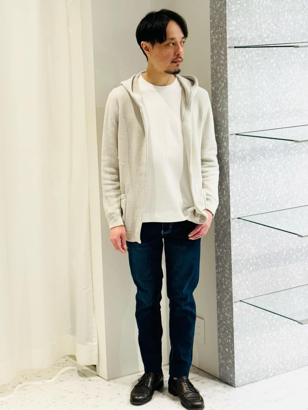 MEN'S BIGIのウォッシャブル釦レスパーカーカーディガンを使ったコーディネートを紹介します。｜Rakuten Fashion(楽天ファッション／旧楽天ブランドアベニュー)3757085