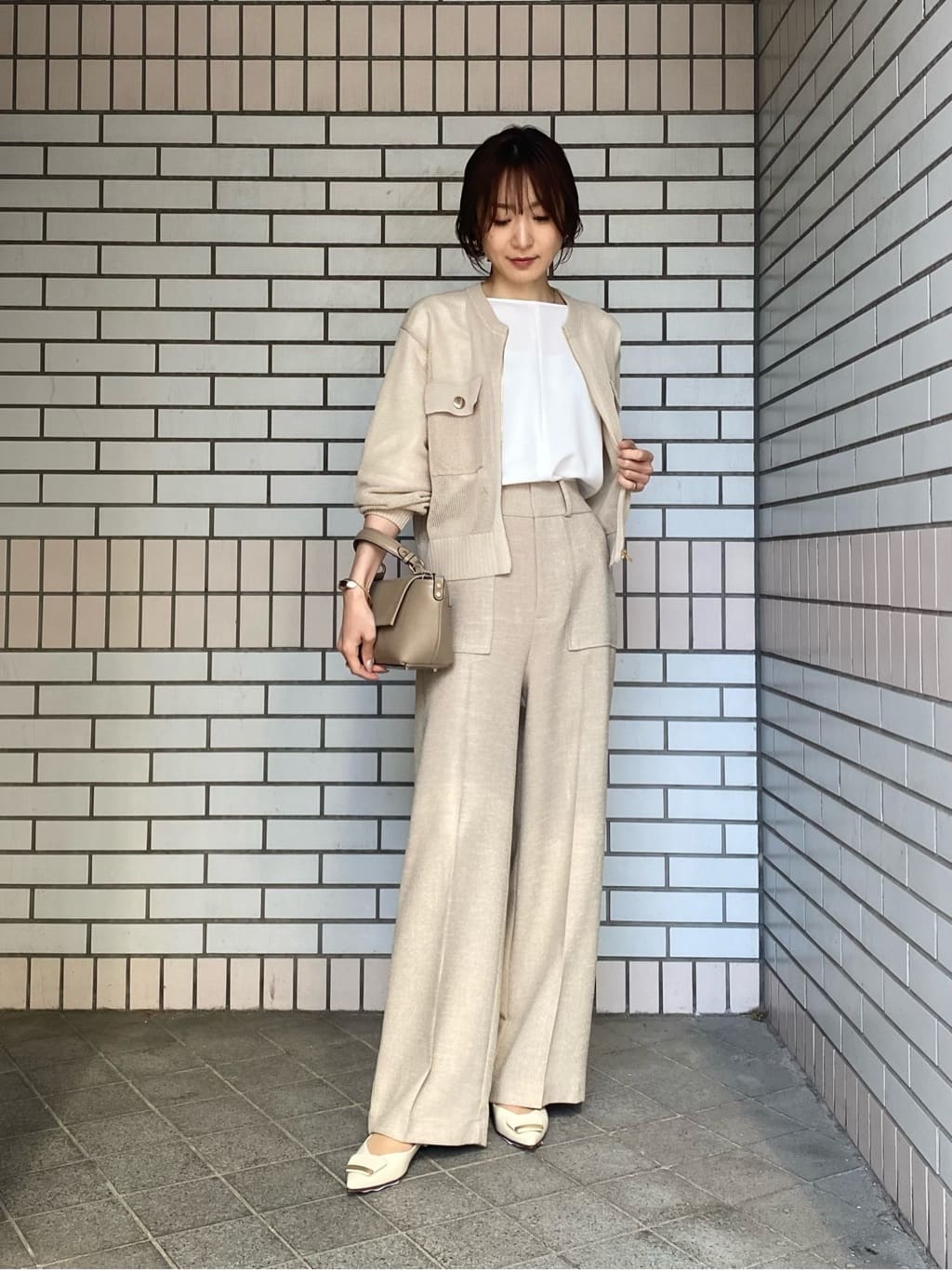 VinのWポケット透かし編みニットジップカーディガンを使ったコーディネートを紹介します。｜Rakuten Fashion(楽天ファッション／旧楽天ブランドアベニュー)3779687