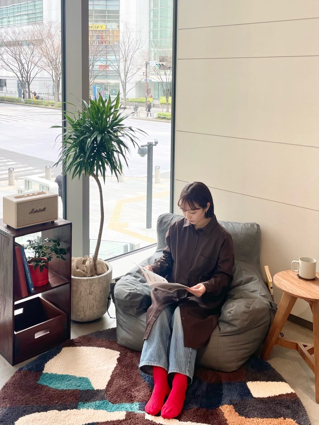 journal standard Furnitureの★【Marshall/マーシャル】Acton 3 Bluetooth Cream スピーカーを使ったコーディネートを紹介します。｜Rakuten Fashion(楽天ファッション／旧楽天ブランドアベニュー)3788486