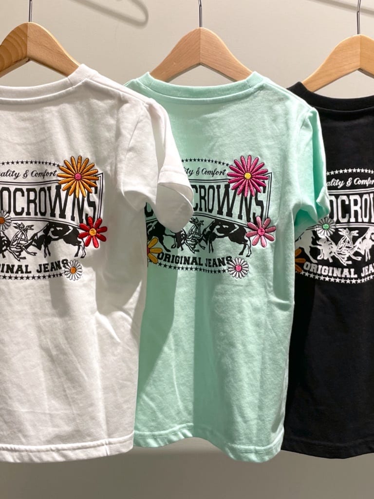 RODEO CROWNS WIDE BOWLのキッズFlower Bloom Logo Tシャツを使ったコーディネートを紹介します。｜Rakuten Fashion(楽天ファッション／旧楽天ブランドアベニュー)3797475
