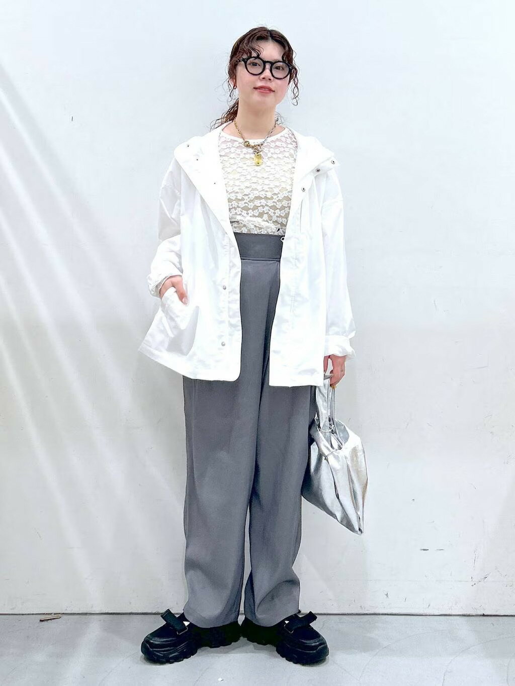 LAKOLEのミニ2WAYチェーンショルダーバッグを使ったコーディネートを紹介します。｜Rakuten Fashion(楽天ファッション／旧楽天ブランドアベニュー)3800212