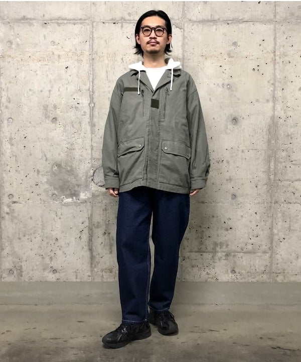 BEAMS MENの【ビームスの百名品】ワイド テーパード デニム 25SS ワイドパンツを使ったコーディネートを紹介します。｜Rakuten Fashion(楽天ファッション／旧楽天ブランドアベニュー)3806049