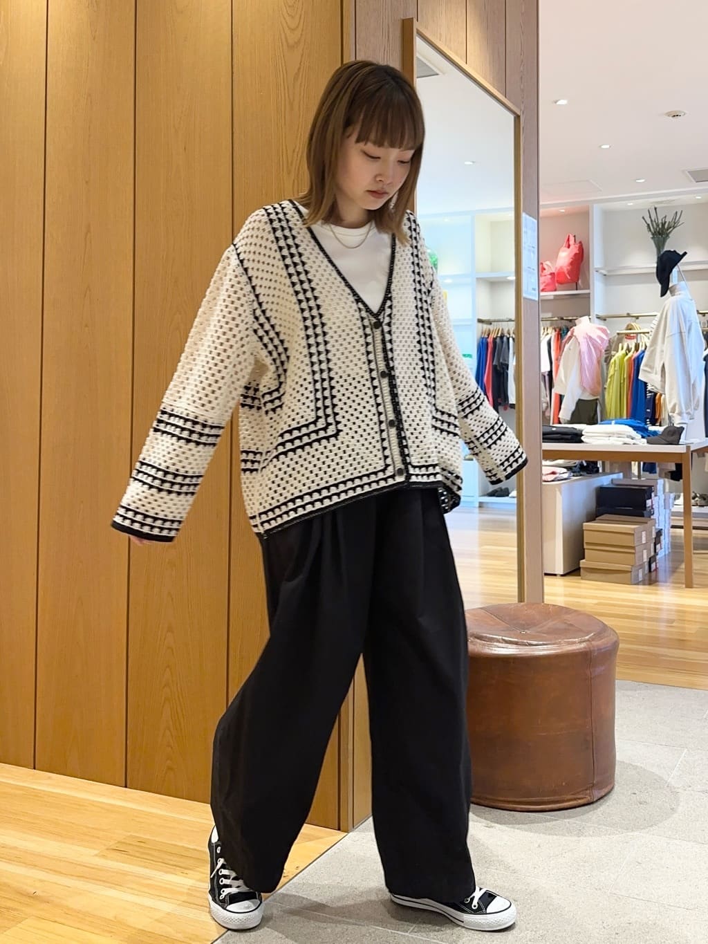 coenのクロシェ編みVネックカーディガンを使ったコーディネート
