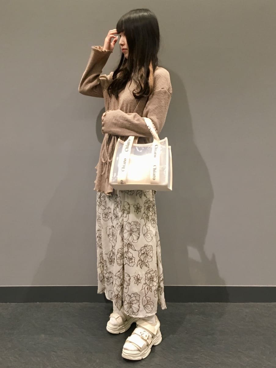 ESPERANZAの軽量厚底ソール ゴールドベルトスポーツサンダルを使ったコーディネートを紹介します。｜Rakuten Fashion(楽天ファッション／旧楽天ブランドアベニュー)3810542
