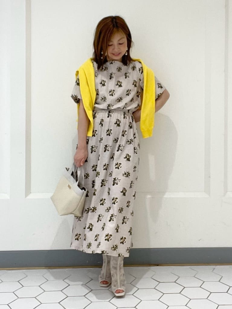 LAURA ASHLEYの【マシンウォッシャブル可/コットン混/同素材アイテムあり】カーディガンを使ったコーディネートを紹介します。｜Rakuten Fashion(楽天ファッション／旧楽天ブランドアベニュー)3829137