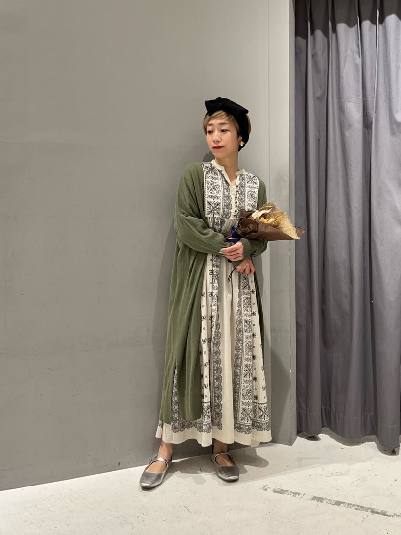 CRAFT STANDARD BOUTIQUEの裾スリットロングニットカーディガンを使ったコーディネートを紹介します。｜Rakuten Fashion(楽天ファッション／旧楽天ブランドアベニュー)3830698