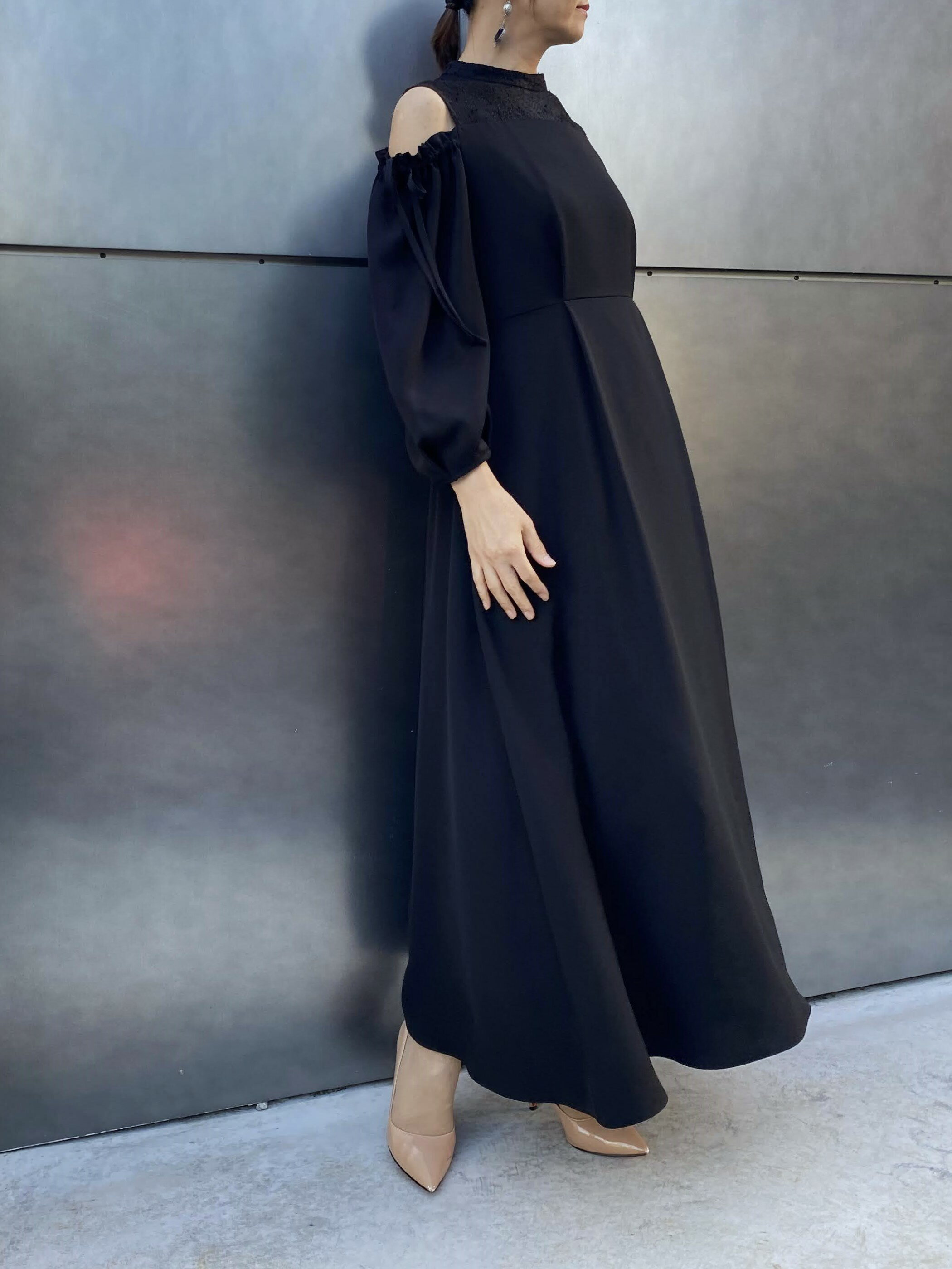 Ori by chouoriのオフショルドロストパフスリーブドレスを使ったコーディネートを紹介します。｜Rakuten Fashion(楽天ファッション／旧楽天ブランドアベニュー)3831281