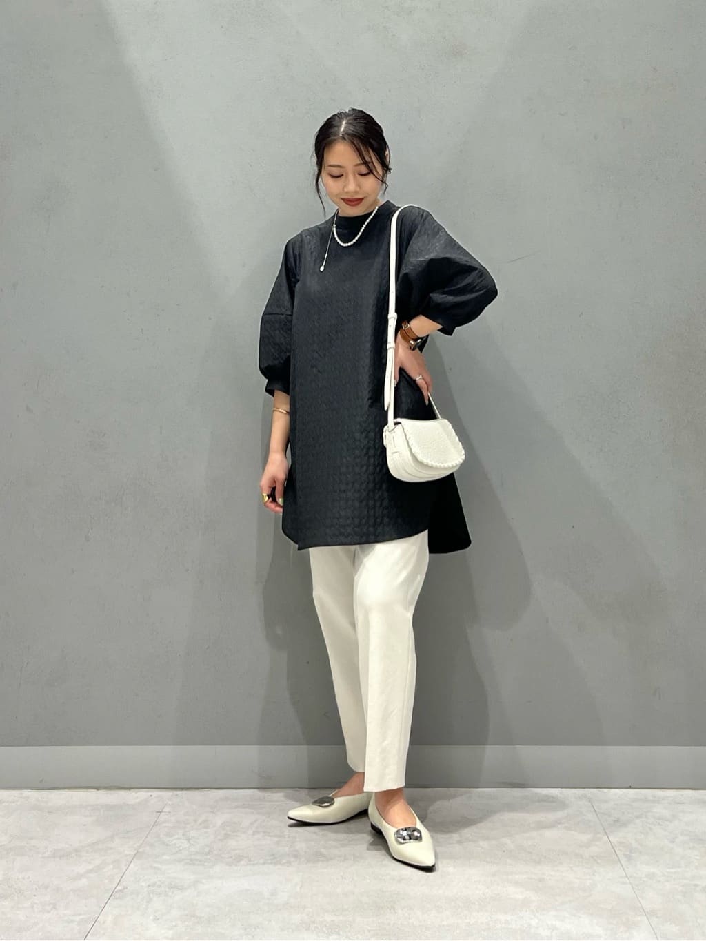 LASUDのドライオックステーパードパンツを使ったコーディネートを紹介します。｜Rakuten Fashion(楽天ファッション／旧楽天ブランドアベニュー)3841830