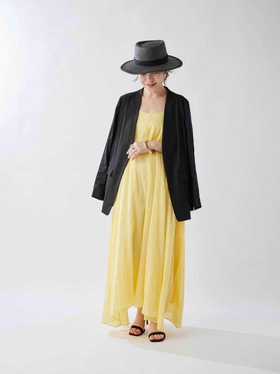 Whim Gazetteのコットンシフォン草木染めワンピースを使ったコーディネートを紹介します。｜Rakuten Fashion(楽天ファッション／旧楽天ブランドアベニュー)3806356