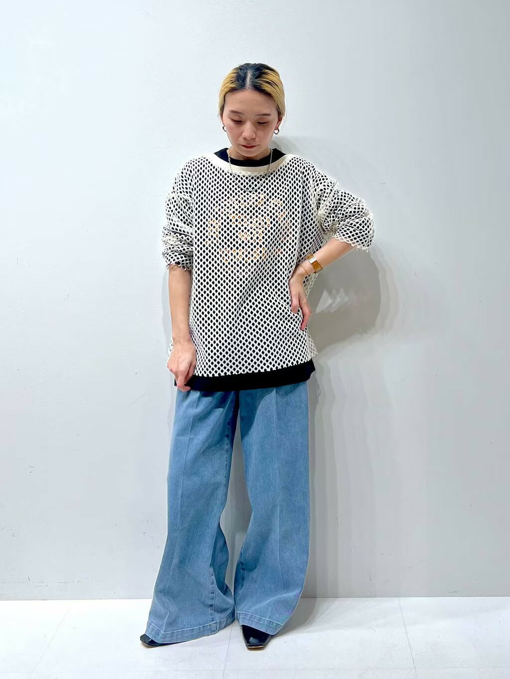 LAKOLEのワンタックワイドデニムを使ったコーディネートを紹介します。｜Rakuten Fashion(楽天ファッション／旧楽天ブランドアベニュー)3846999