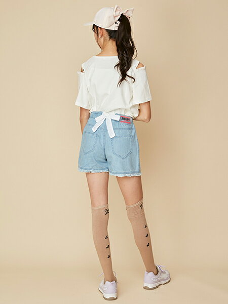 JENNI Online Shopの2way肩あきラメロゴTシャツを使ったコーディネートを紹介します。｜Rakuten Fashion(楽天ファッション／旧楽天ブランドアベニュー)3847046