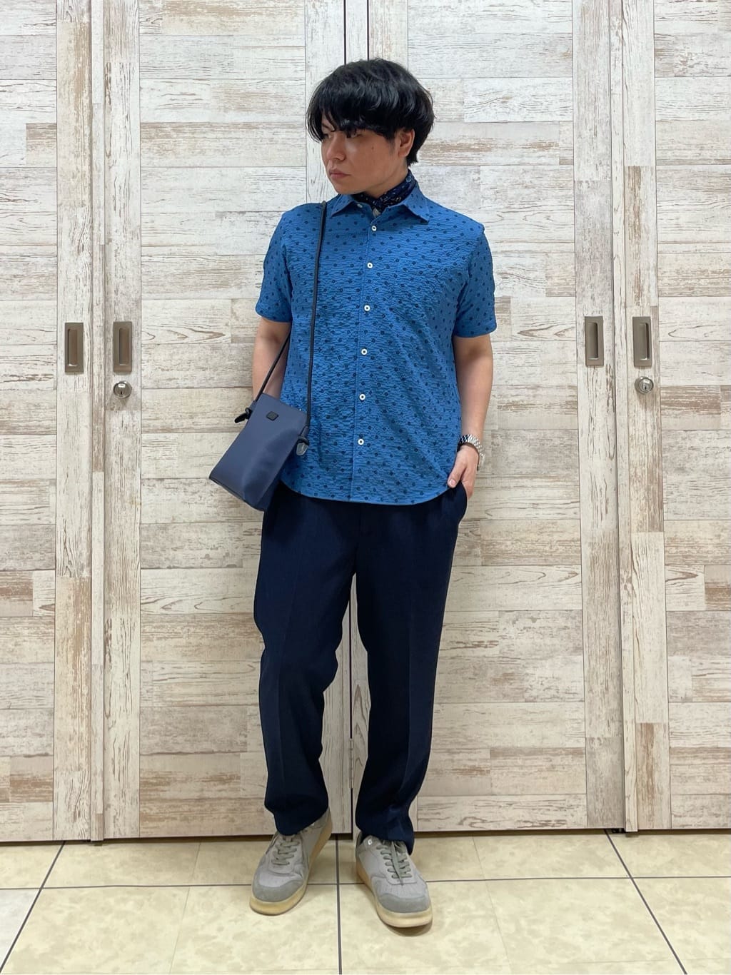 TAKEO KIKUCHIのスエード スニーカーを使ったコーディネートを紹介します。｜Rakuten Fashion(楽天ファッション／旧楽天ブランドアベニュー)3847508