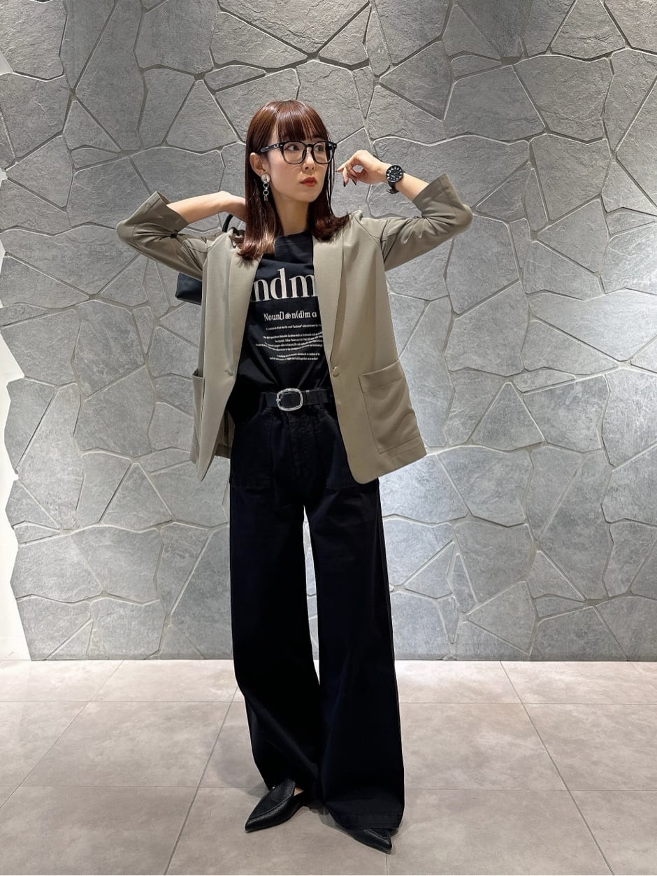 Vinのギャザースリーブテーラードジャケットを使ったコーディネートを紹介します。｜Rakuten Fashion(楽天ファッション／旧楽天ブランドアベニュー)3870867