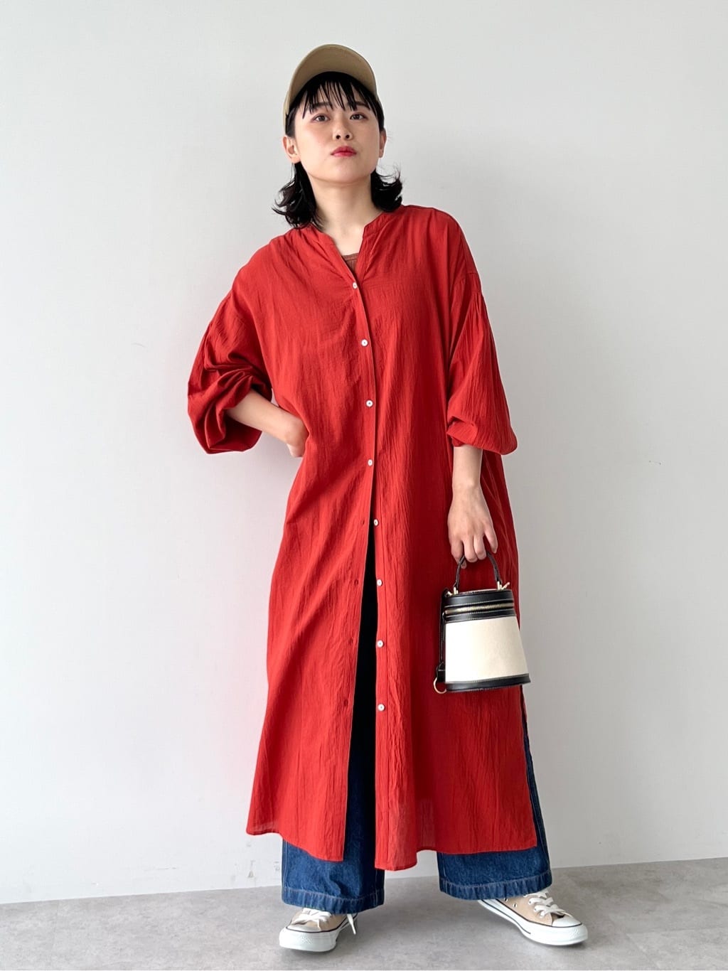 CRAFT STANDARD BOUTIQUEの2WAYサロペットデニムパンツを使ったコーディネートを紹介します。｜Rakuten Fashion(楽天ファッション／旧楽天ブランドアベニュー)3874710